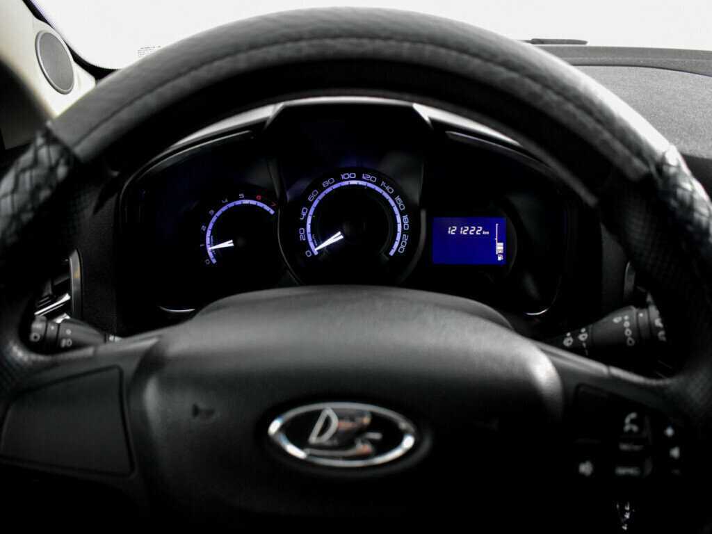 Б/У Лада (ВАЗ) ИКСРЭЙ 2016 года. Фото: #13