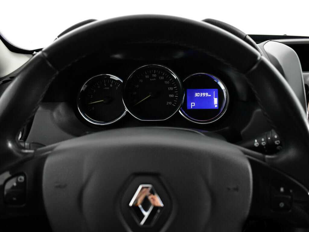 Б/У Рено Дастер 2017 года. Фото: #10