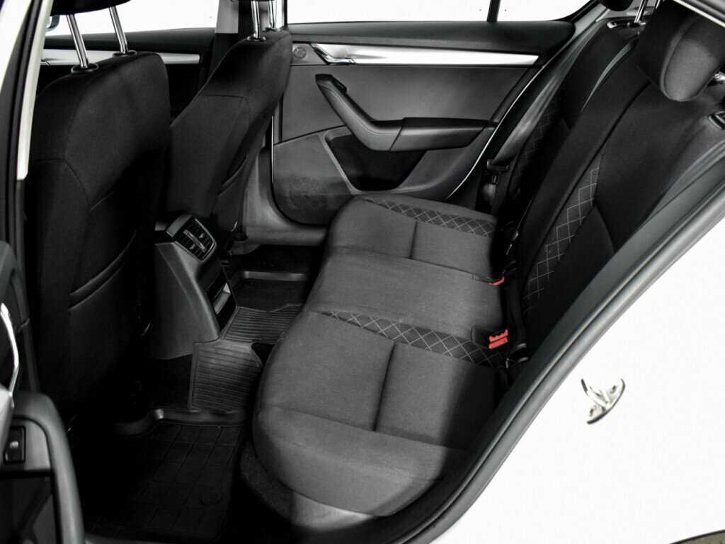 Б/У Шкода Октавия 2019 года. Фото: #7