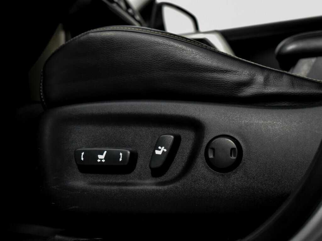 Б/У Тойота Рав4 2013 года. Фото: #8