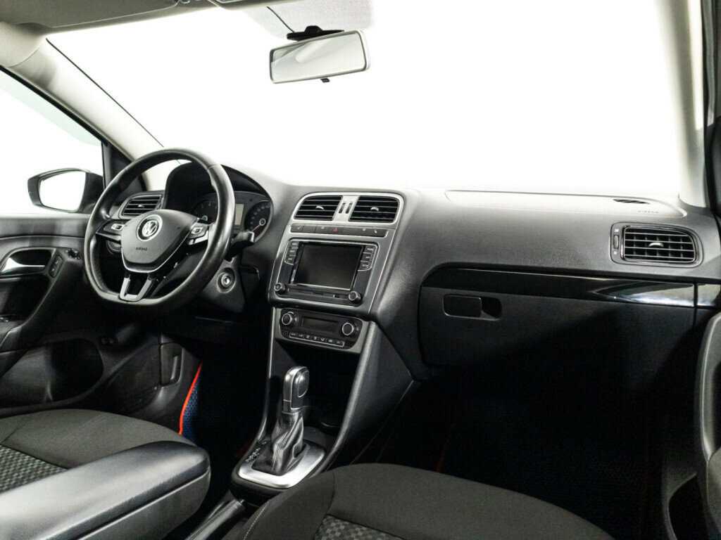 Б/У Фольксваген Поло 2018 года. Фото: #8