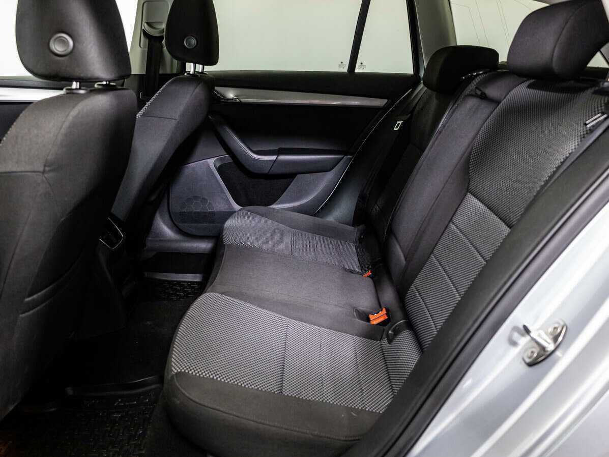 Б/У Шкода Октавия 2014 года. Фото: #9