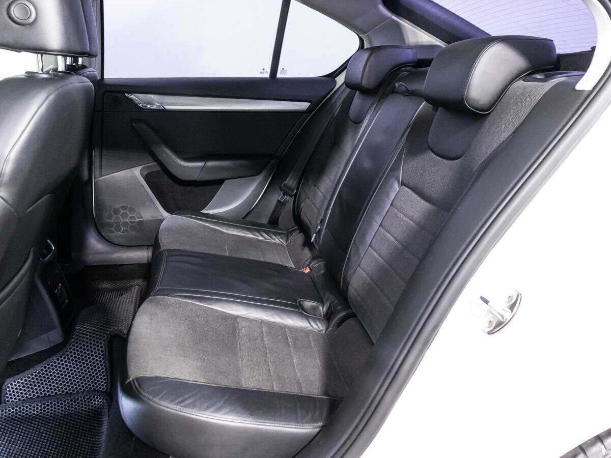 Б/У Шкода Октавия 2013 года. Фото: #9