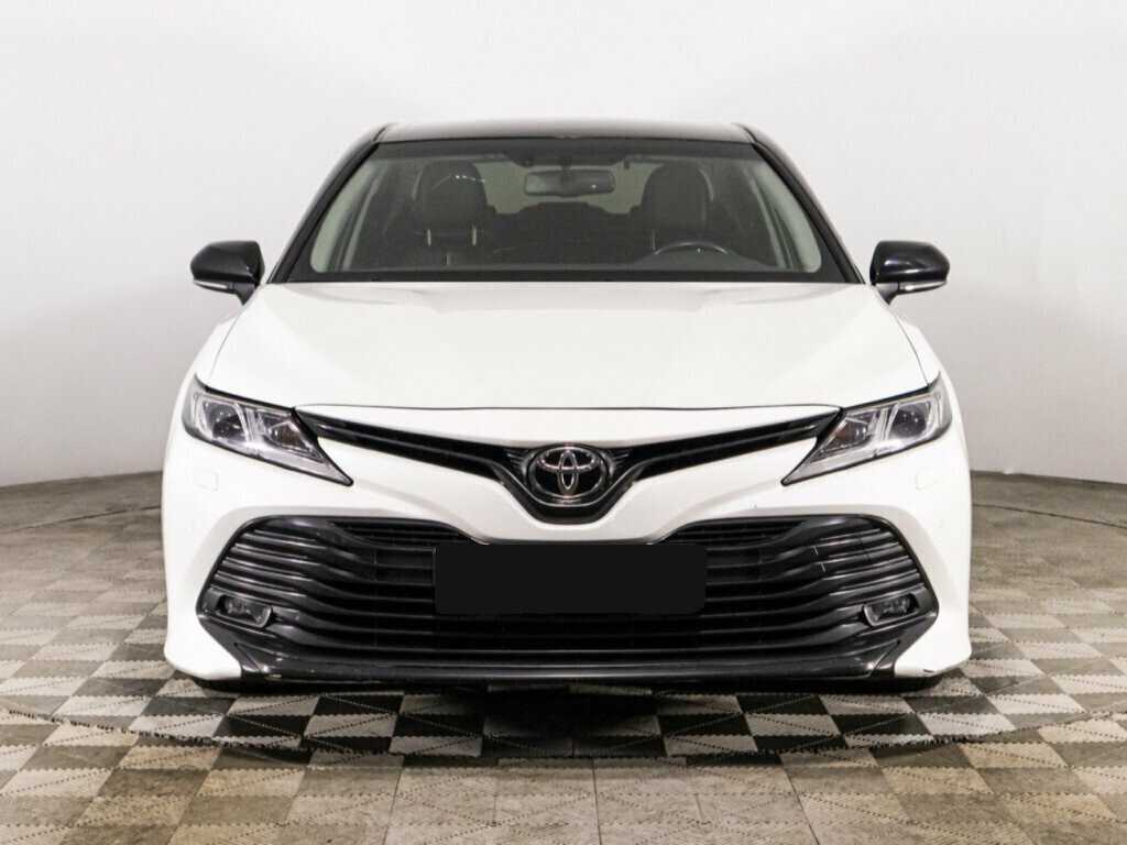 Toyota Camry 2020 года с пробегом. Фото: #1