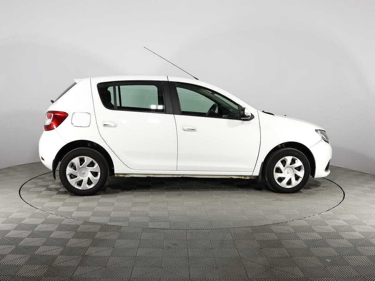 Б/У Рено Сандеро 2017 года. Фото: #4