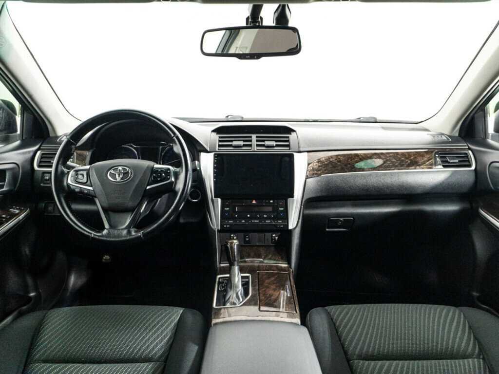 Toyota Camry 2018 года с пробегом. Фото: #12