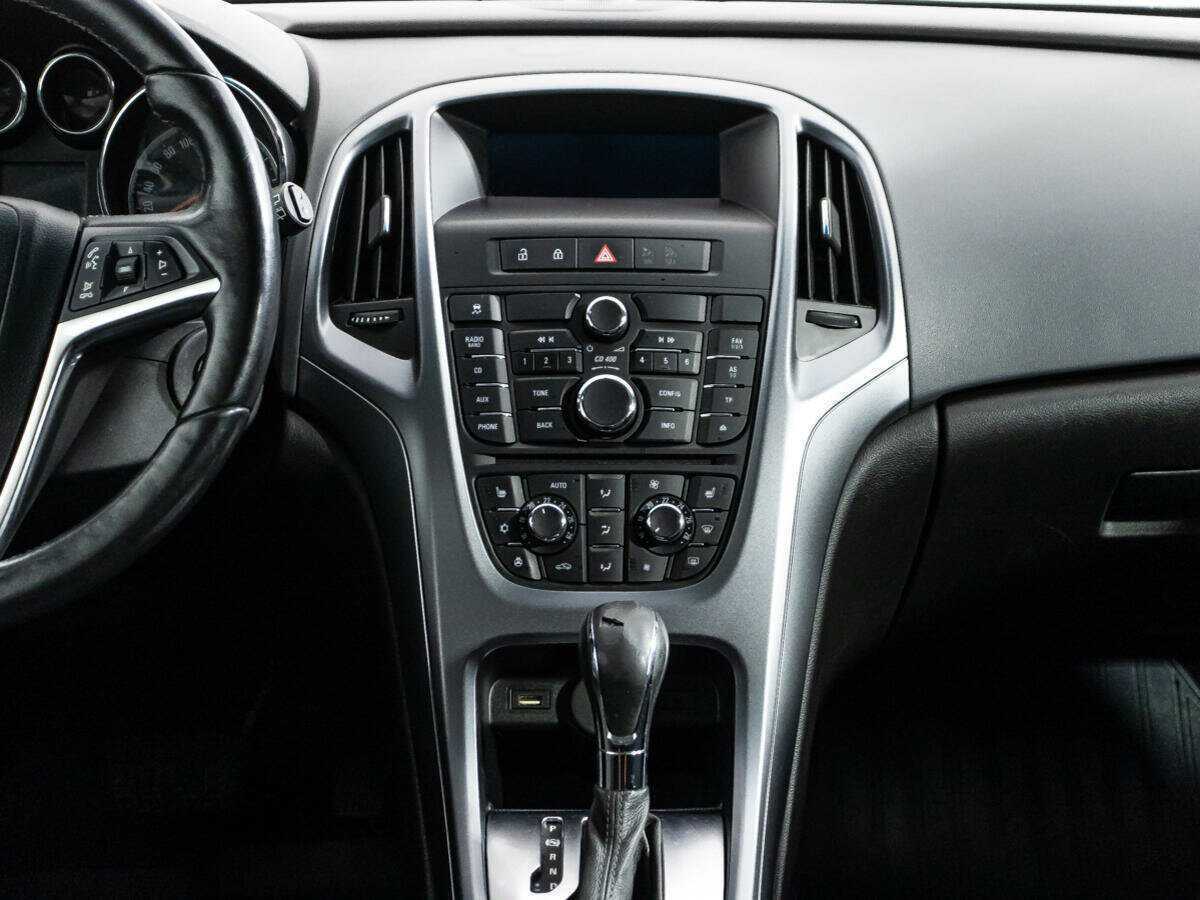 Б/У Опель Астра 2013 года. Фото: #13