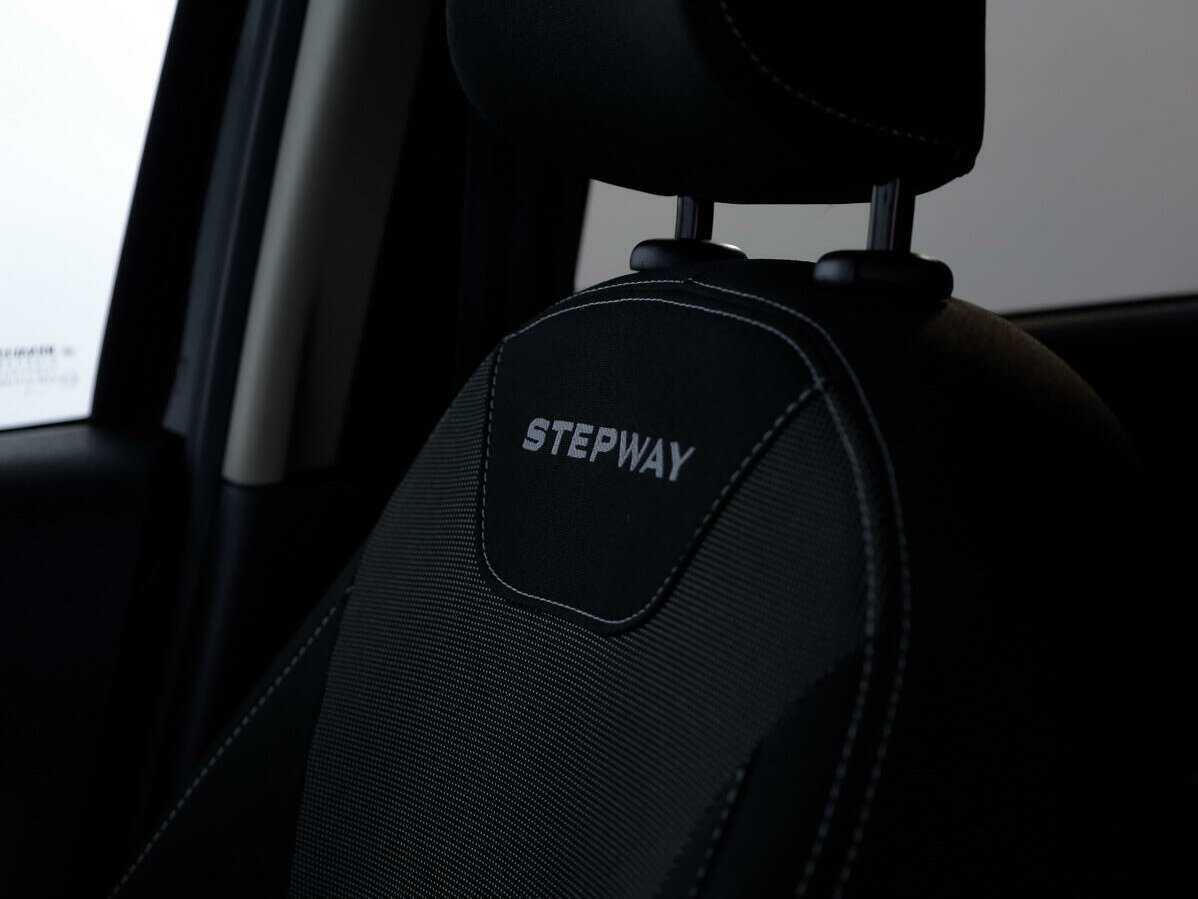 Б/У Рено Сандеро 2020 года. Фото: #17