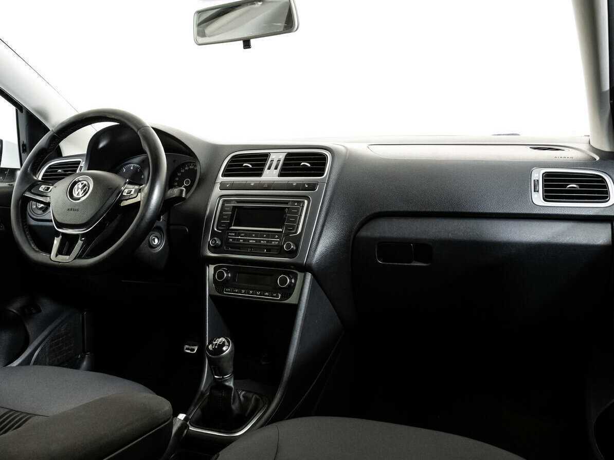 Б/У Фольксваген Поло 2016 года. Фото: #8