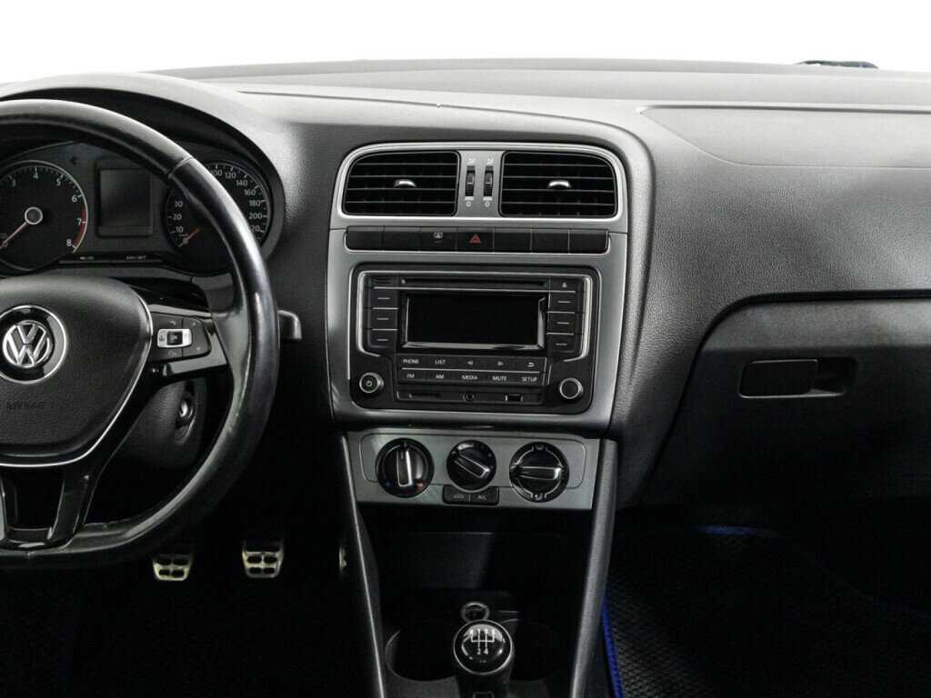 Б/У Фольксваген Поло 2016 года. Фото: #13