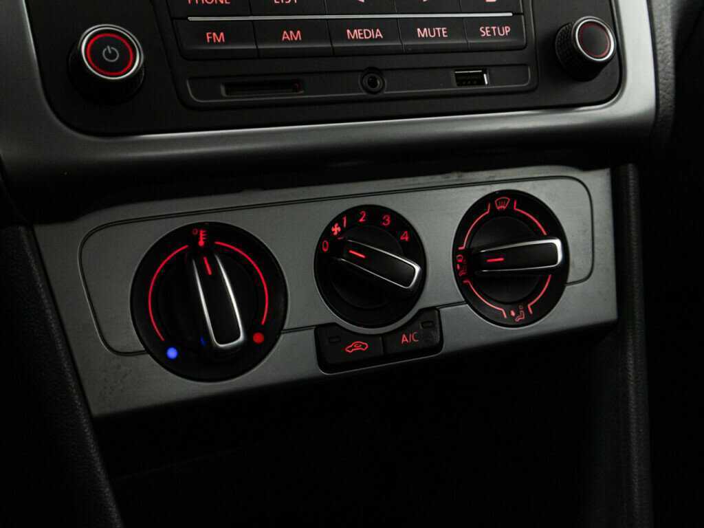 Б/У Фольксваген Поло 2016 года. Фото: #15