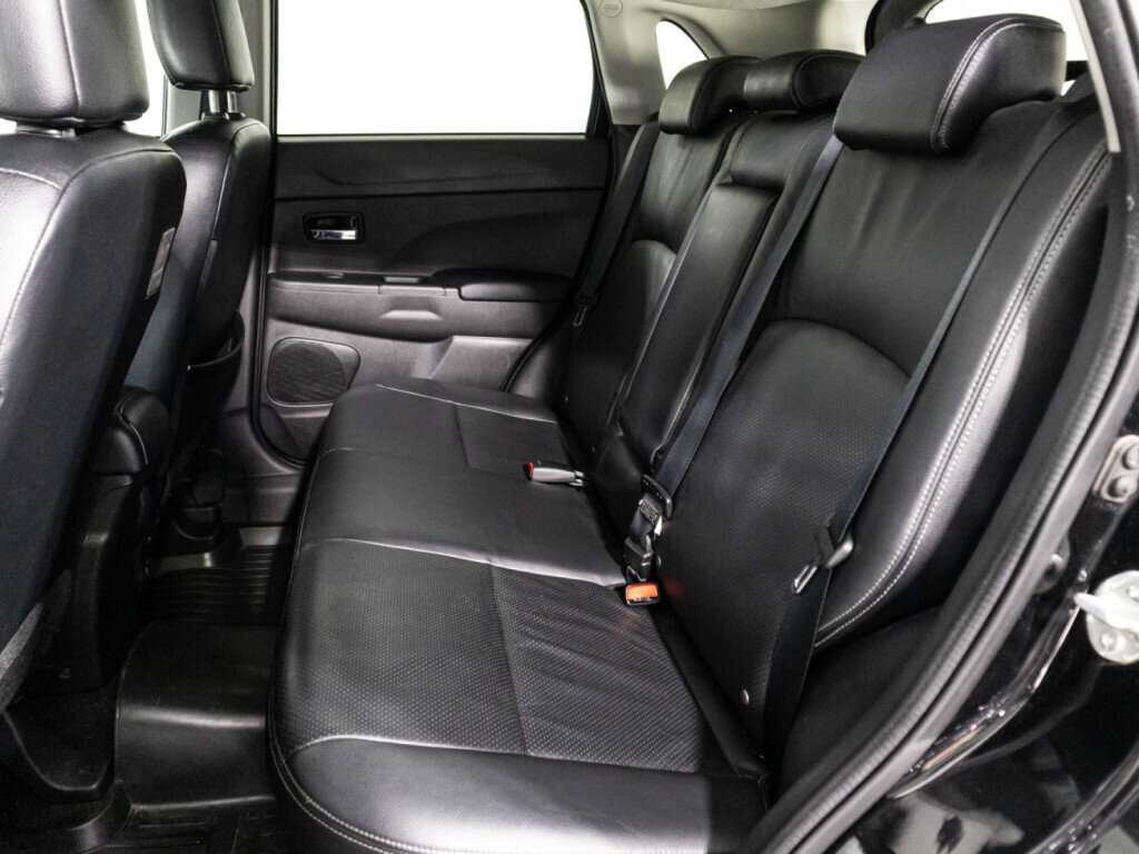 Б/У Митсубиши АС-Икс 2014 года. Фото: #9