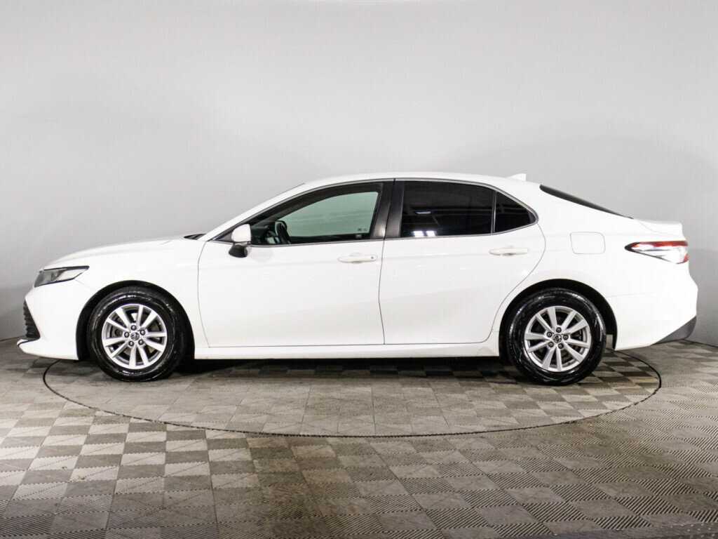 Б/У Тойота Камри 2018 года. Фото: #7