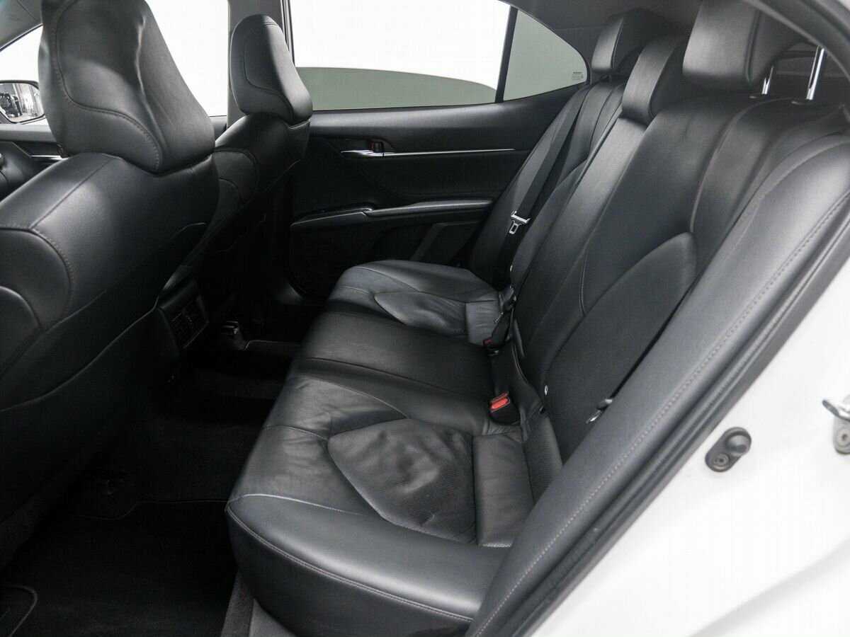 Toyota Camry 2022 года с пробегом. Фото: #12