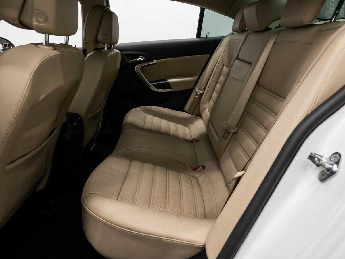 Б/У Опель Инсигния 2015 года. Фото: #12