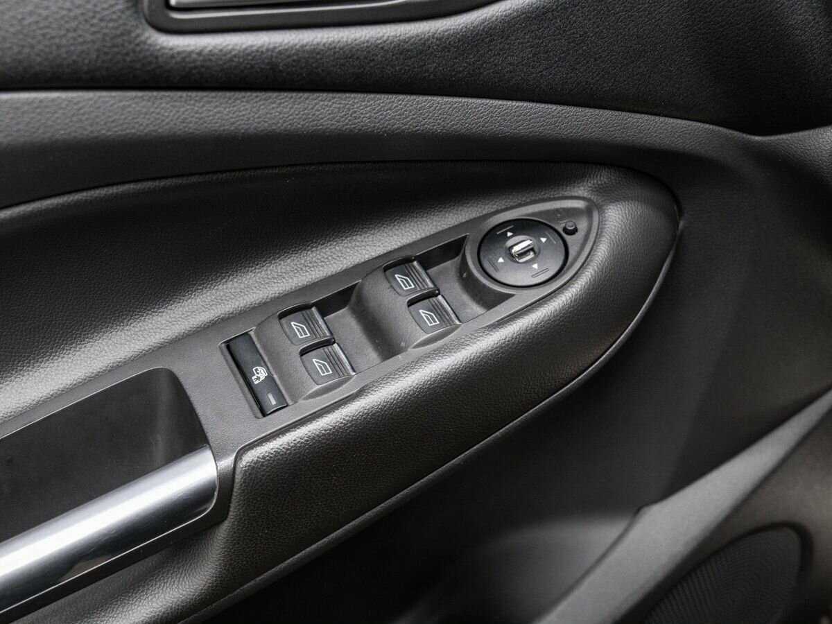 Б/У Форд Куга 2015 года. Фото: #15