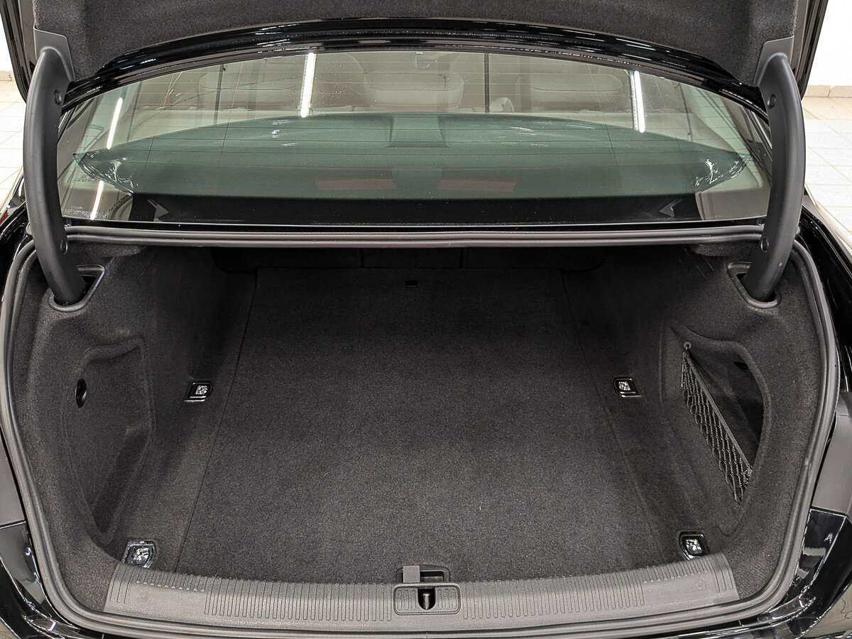 Audi A4 2020 года с пробегом. Фото: #9