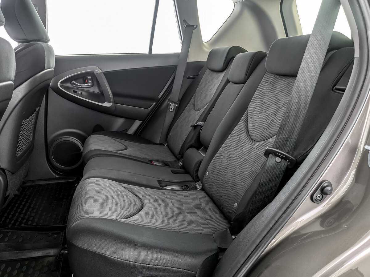 Б/У Тойота Рав4 2012 года. Фото: #11