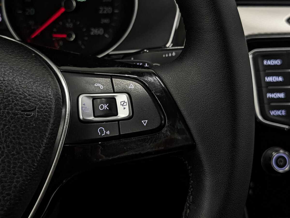 Б/У Фольксваген Пассат 2015 года. Фото: #28