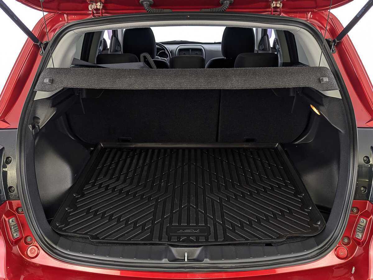 Б/У Митсубиши АС-Икс 2018 года. Фото: #9