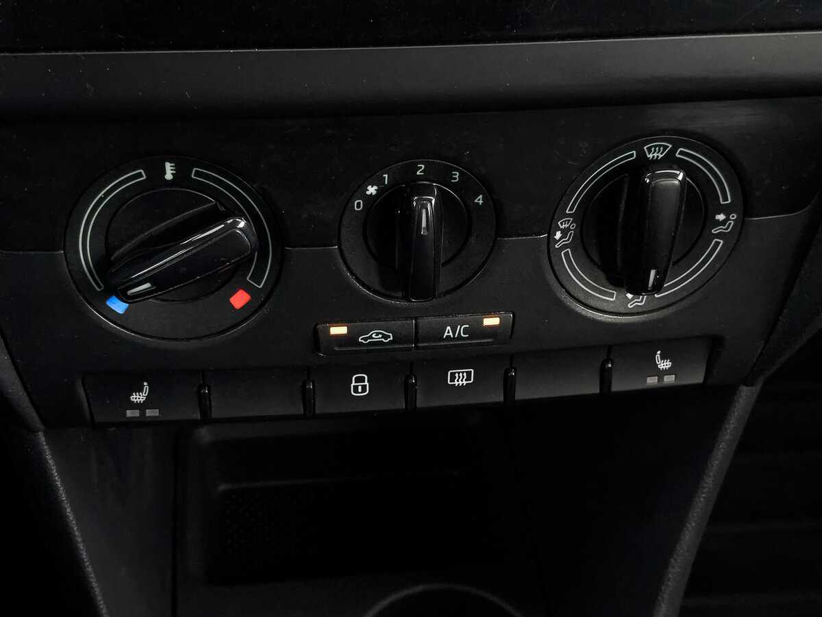 Б/У Шкода Рапид 2017 года. Фото: #19