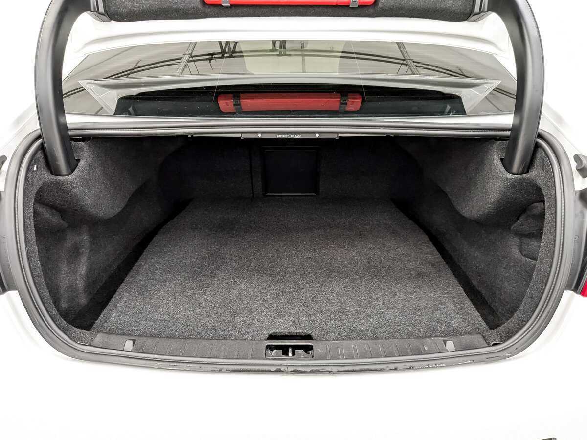 Б/У Вольво С60 2016 года. Фото: #9