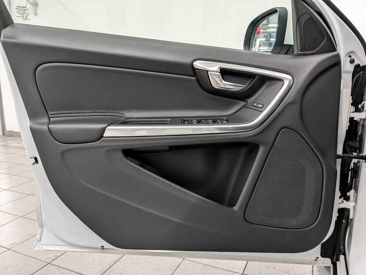 Б/У Вольво С60 2016 года. Фото: #19