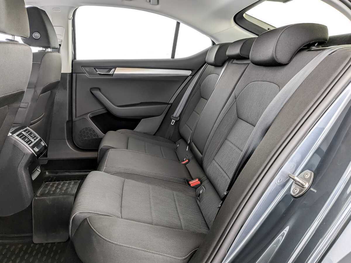 Skoda Superb 2018 года с пробегом. Фото: #11