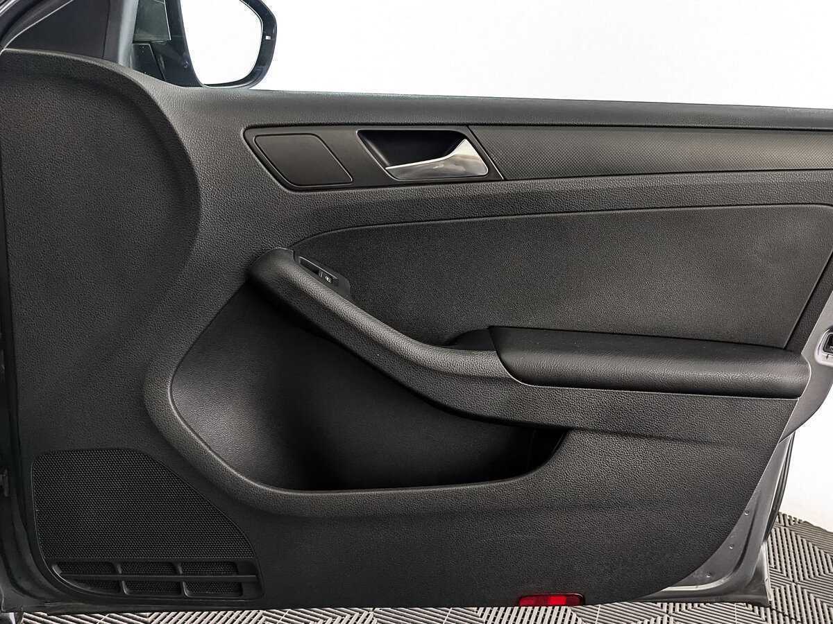 Б/У Фольксваген Джетта 2016 года. Фото: #24