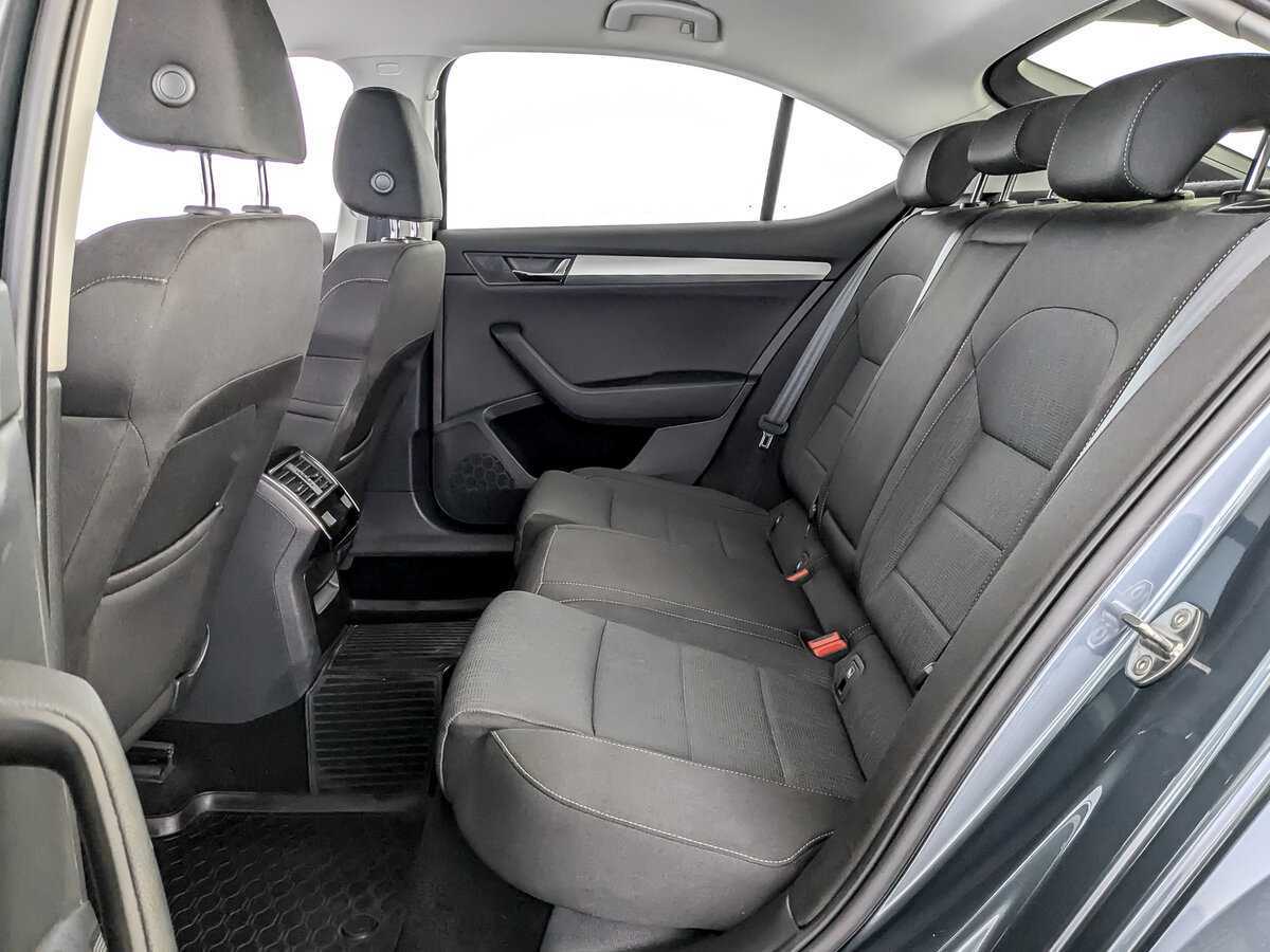 Skoda Superb 2019 года с пробегом. Фото: #11