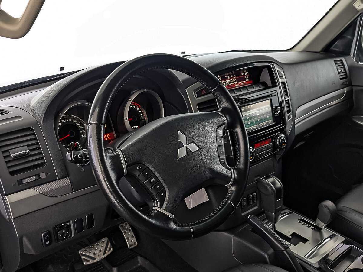 Mitsubishi Pajero 2018 года с пробегом. Фото: #14