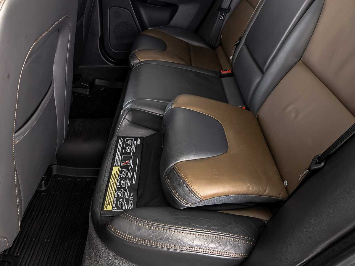 Б/У Вольво ИксЦ60 2014 года. Фото: #27