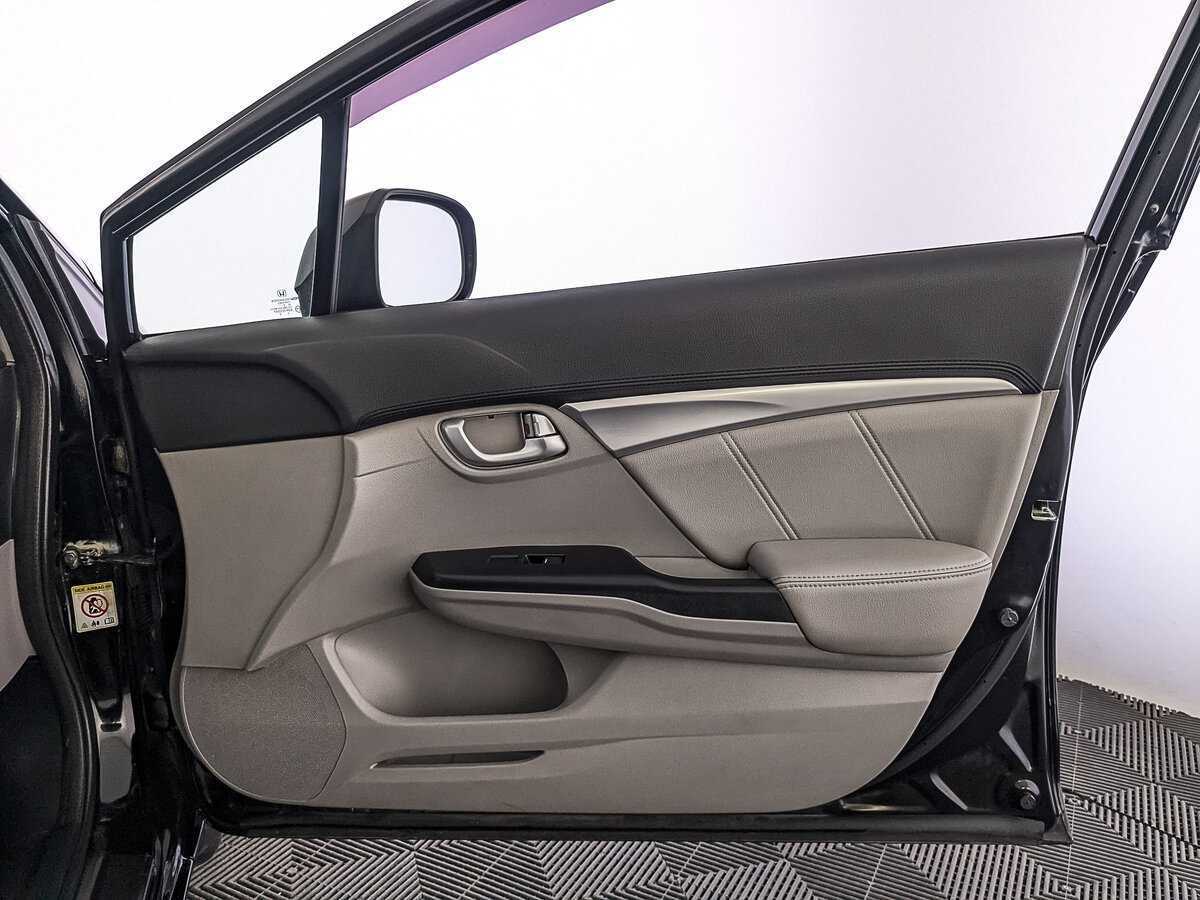 Б/У Хонда Цивик 2013 года. Фото: #23