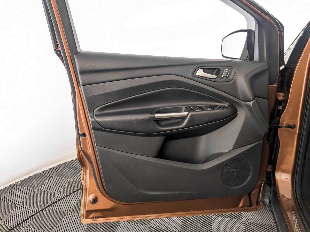 Б/У Форд Куга 2018 года. Фото: #18