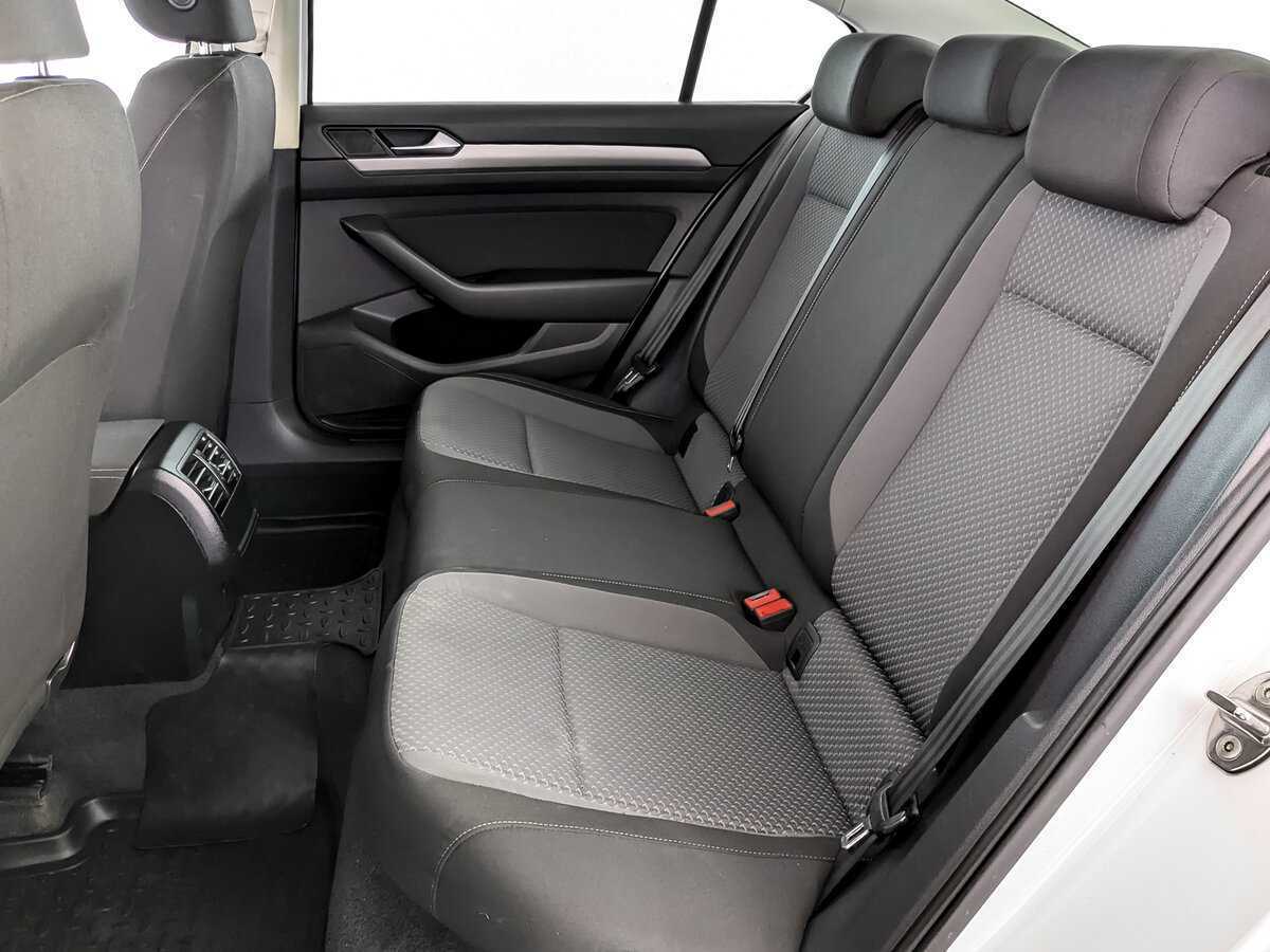 Б/У Фольксваген Пассат 2016 года. Фото: #11