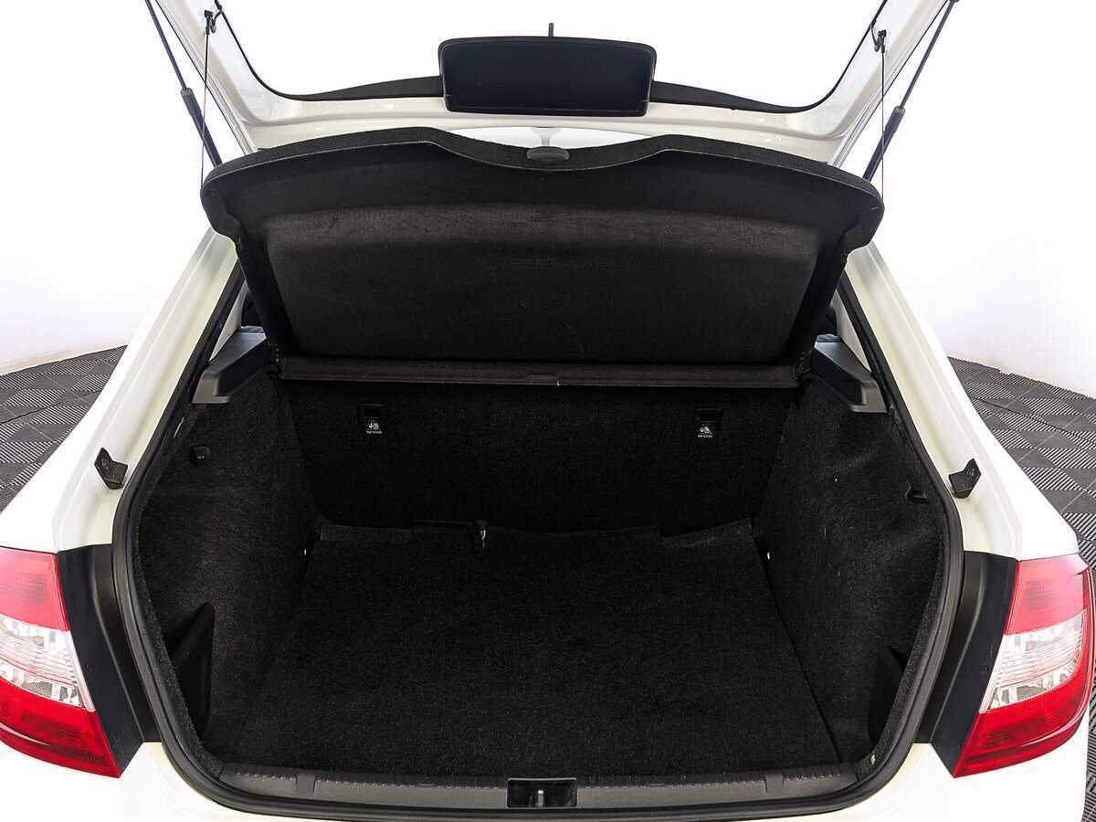 Б/У Шкода Рапид 2017 года. Фото: #9