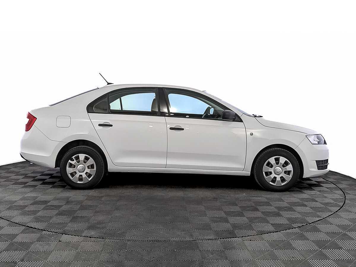 Б/У Шкода Рапид 2017 года. Фото: #3