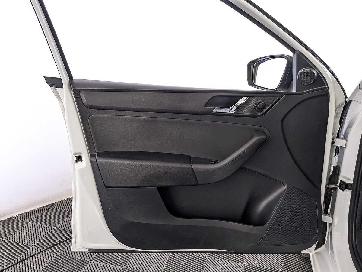 Б/У Шкода Рапид 2017 года. Фото: #18