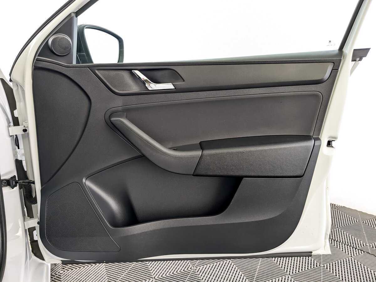 Б/У Шкода Рапид 2017 года. Фото: #22