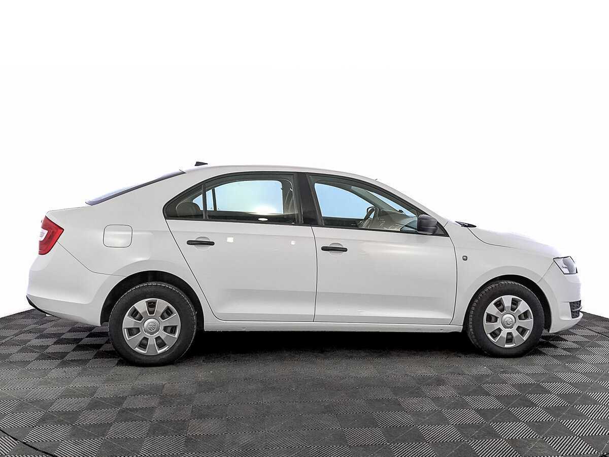 Б/У Шкода Рапид 2017 года. Фото: #3