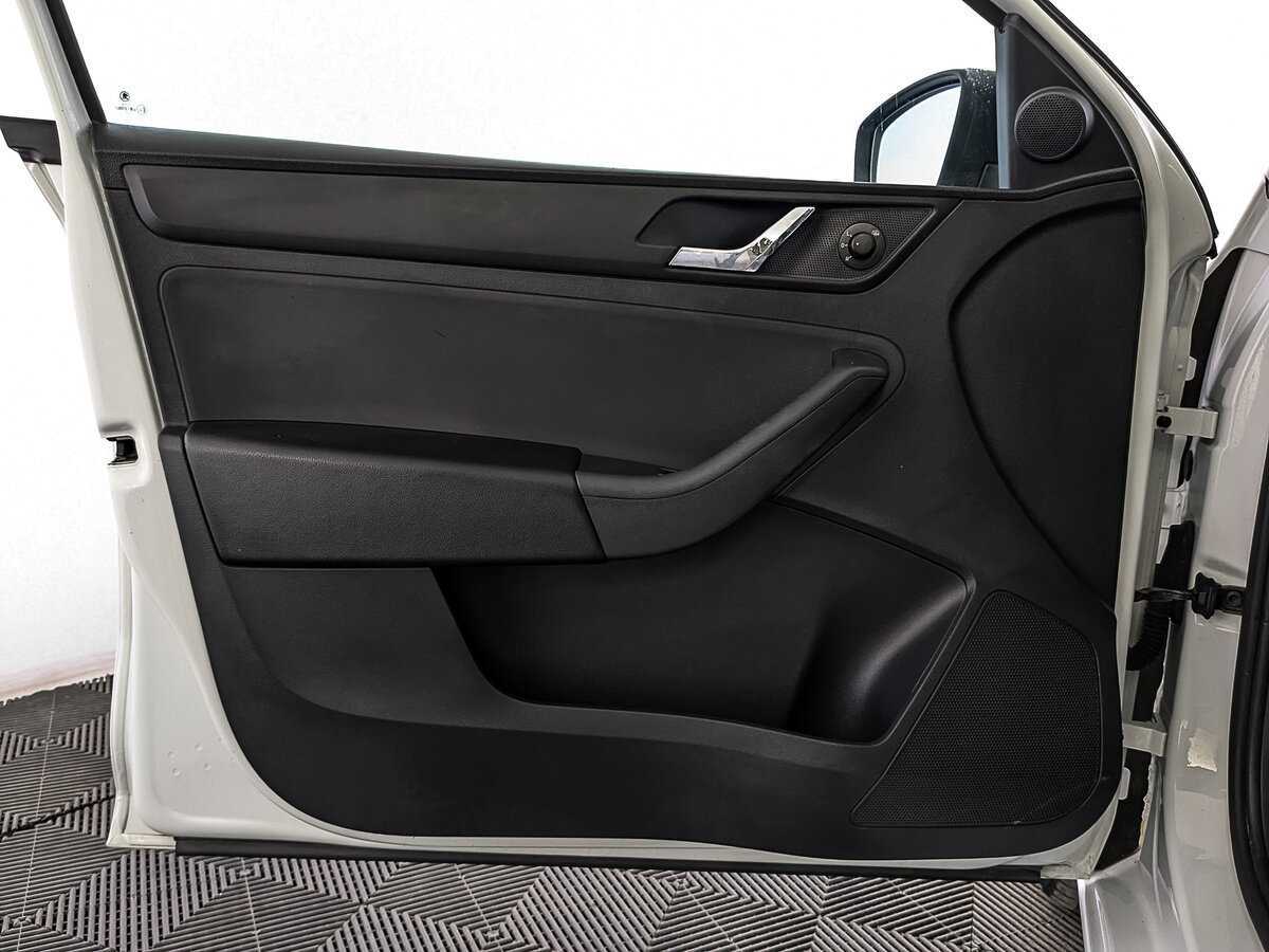 Б/У Шкода Рапид 2017 года. Фото: #18