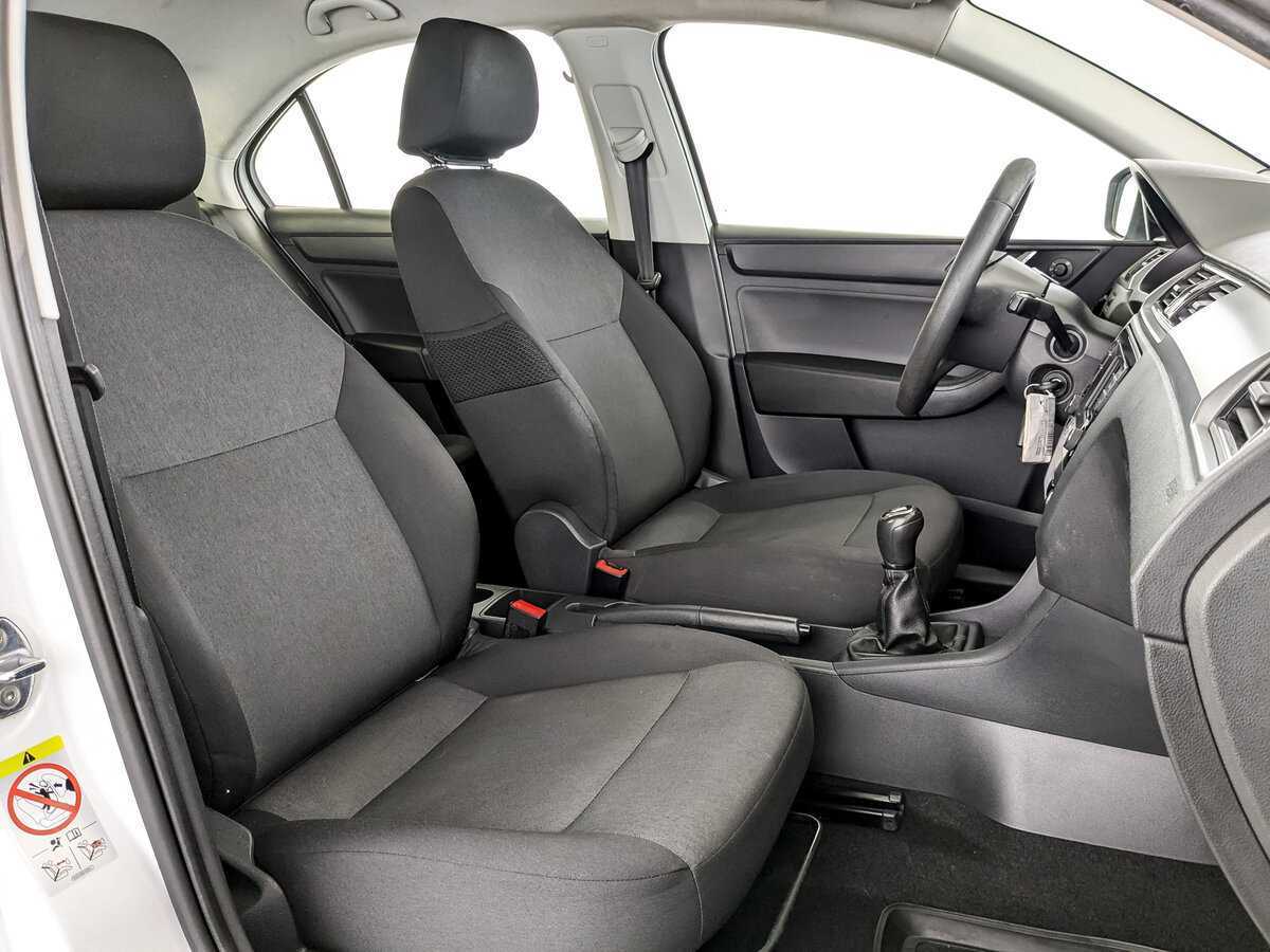 Б/У Шкода Рапид 2017 года. Фото: #22