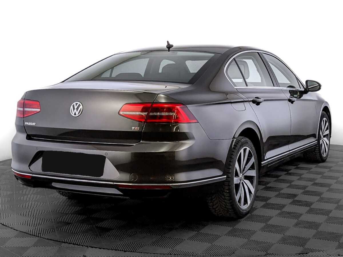 Volkswagen Passat 2017 года с пробегом. Фото: #4
