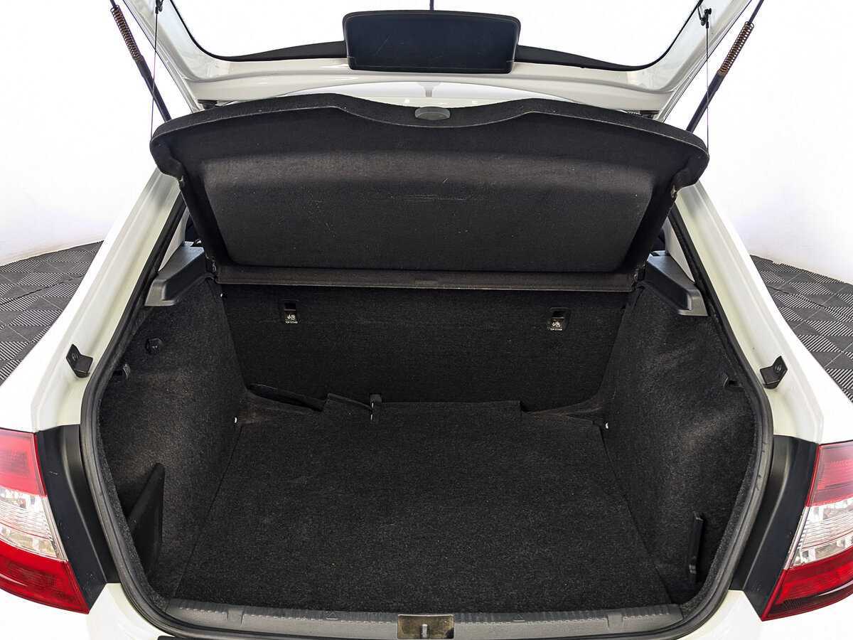 Б/У Шкода Рапид 2017 года. Фото: #9