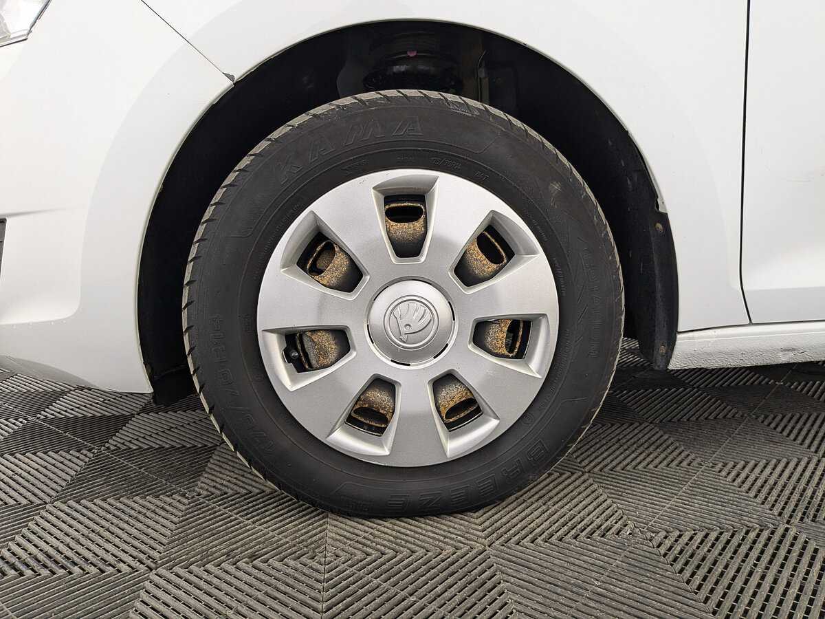 Б/У Шкода Рапид 2017 года. Фото: #11