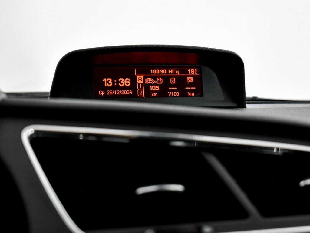 Б/У Пежо 3008 2014 года. Фото: #14