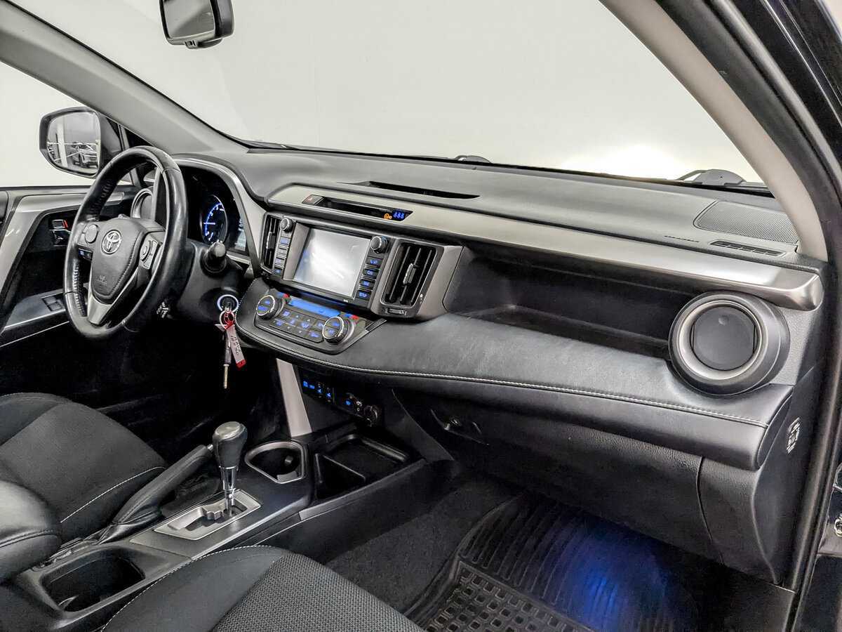 Toyota RAV4 2017 года с пробегом. Фото: #10