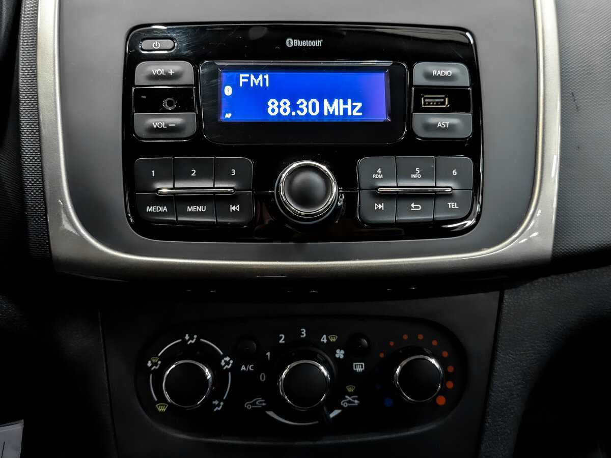 Б/У Рено Логан 2021 года. Фото: #14