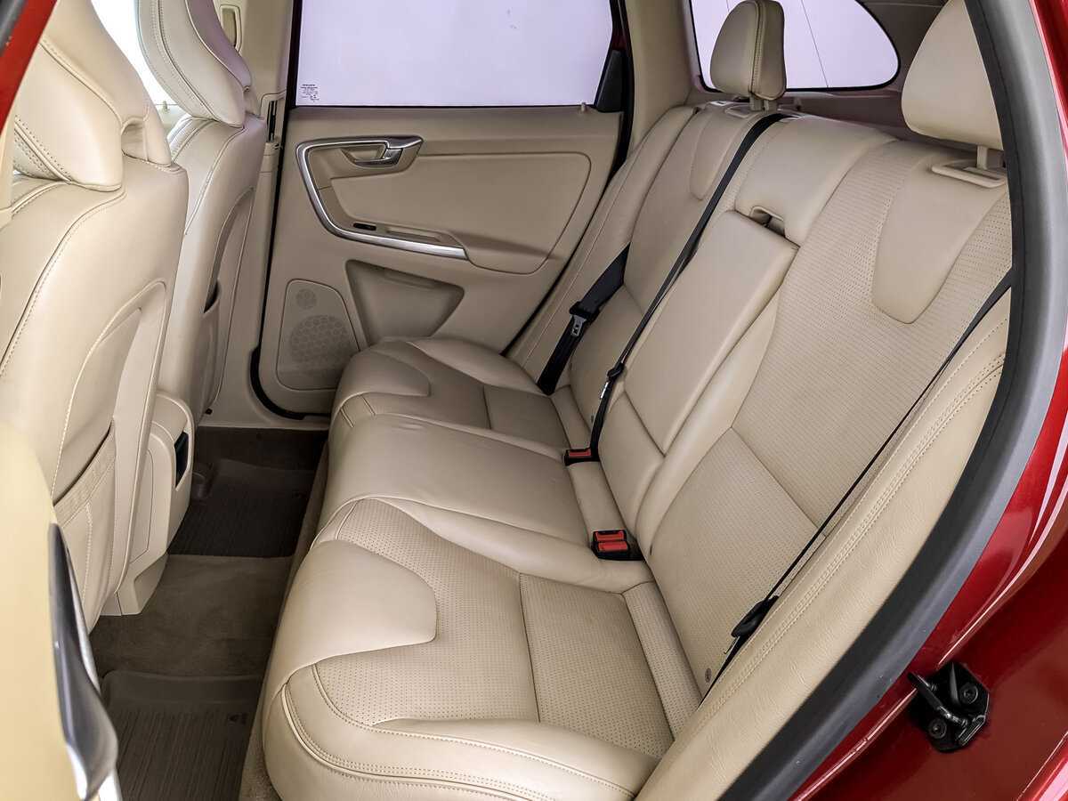 Б/У Вольво ИксЦ60 2013 года. Фото: #11