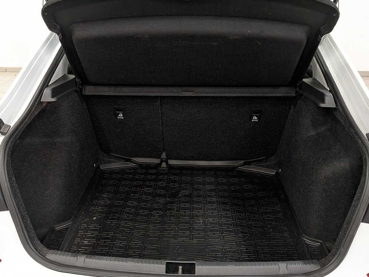 Б/У Фольксваген Поло 2020 года. Фото: #9